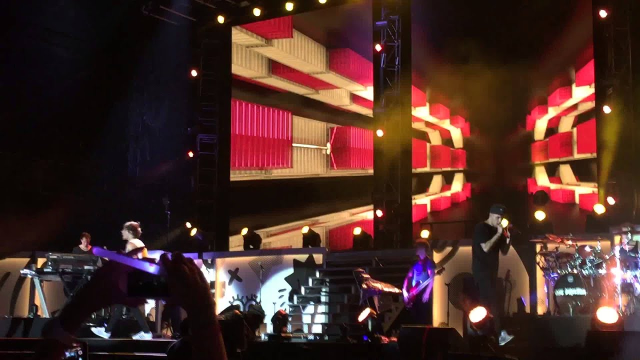 What Makes You Beautiful - One Direction On The Road Again Tour live in Manila