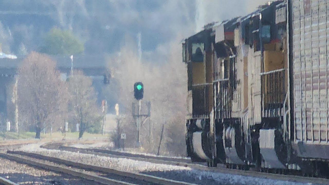 FRESH PAINT & MEGA TRAINSX2! Train action featuring NS, KCS, K5LLA, a wow moment, horn salute & more