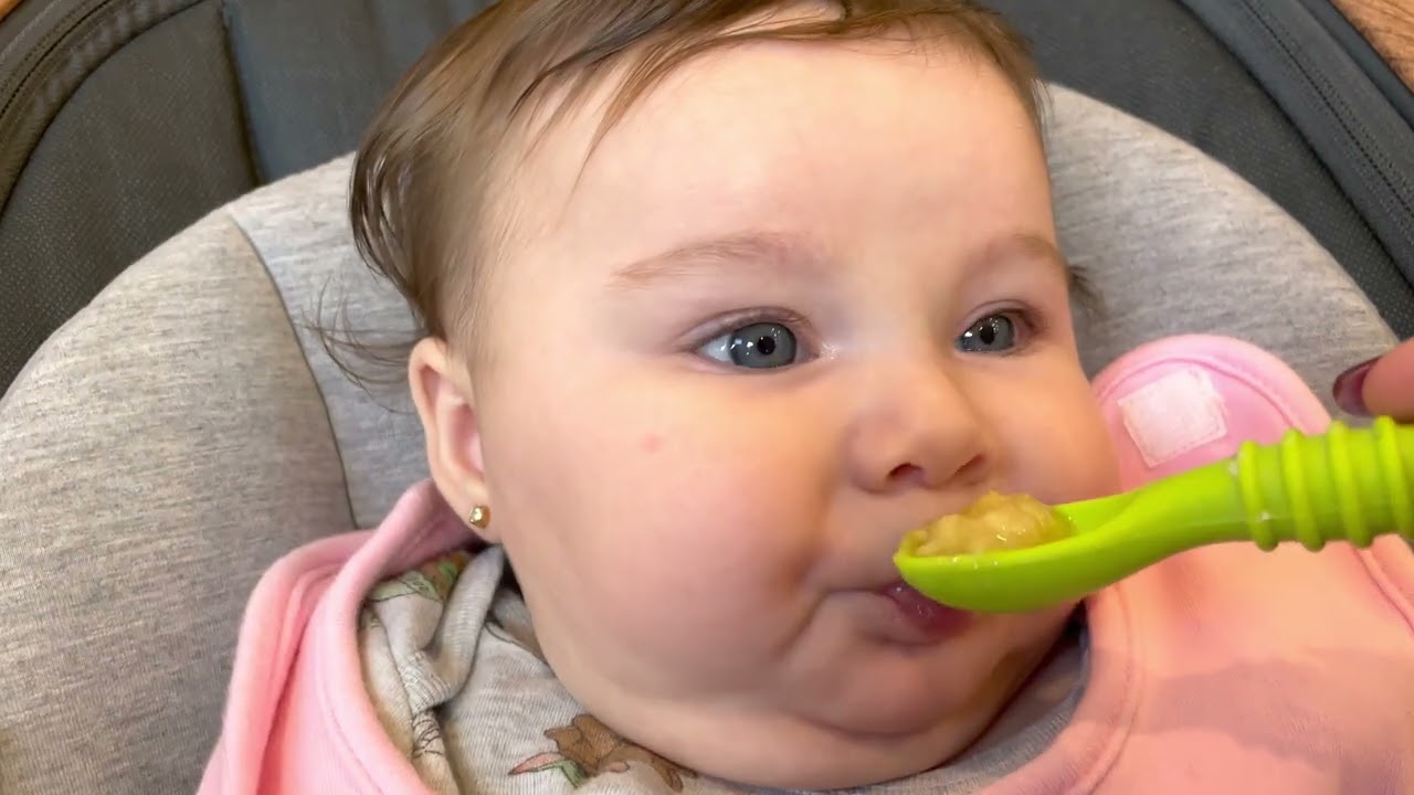 Baby Ella at Four Months Old Eating Solid Food for the First Time! BANANA! 03/08/22