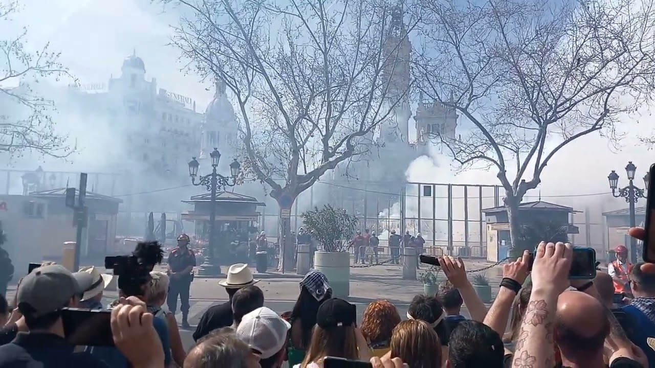 Mascleta 14-03-23 plaza del ayuntamiento Valencia Las Fallas 2023