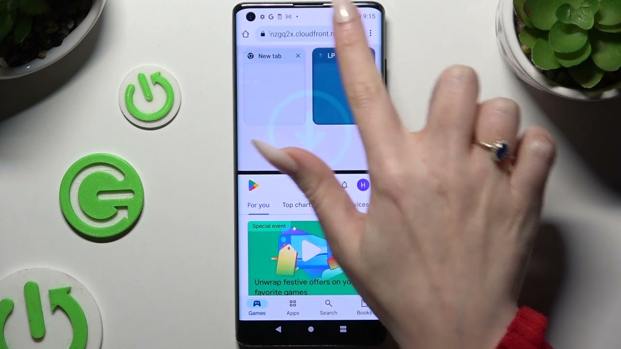 Как открыть приложения в режиме разделенного экрана на MOTOROLA Edge Plus 2022