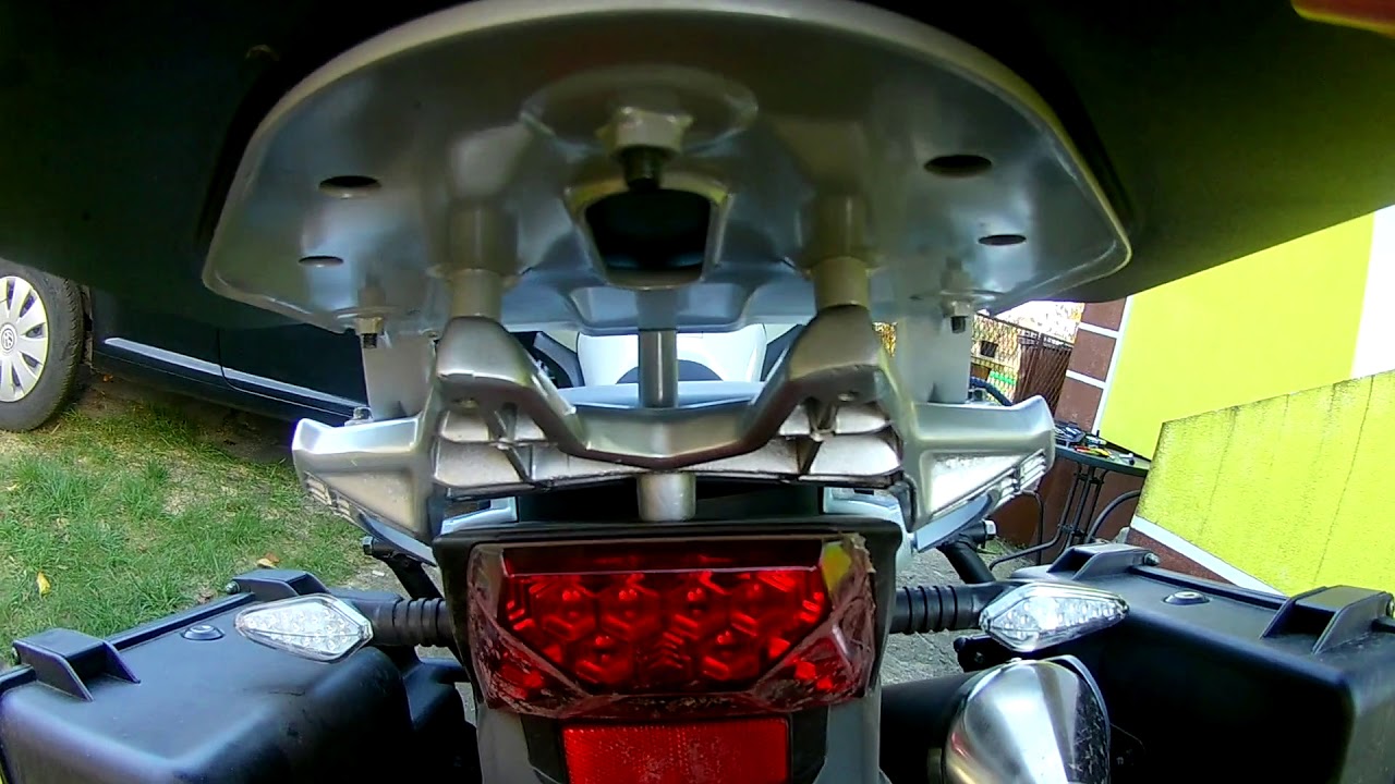 Krótki film o rozkręcaniu się chińskich motocykli. Romet ADV 250