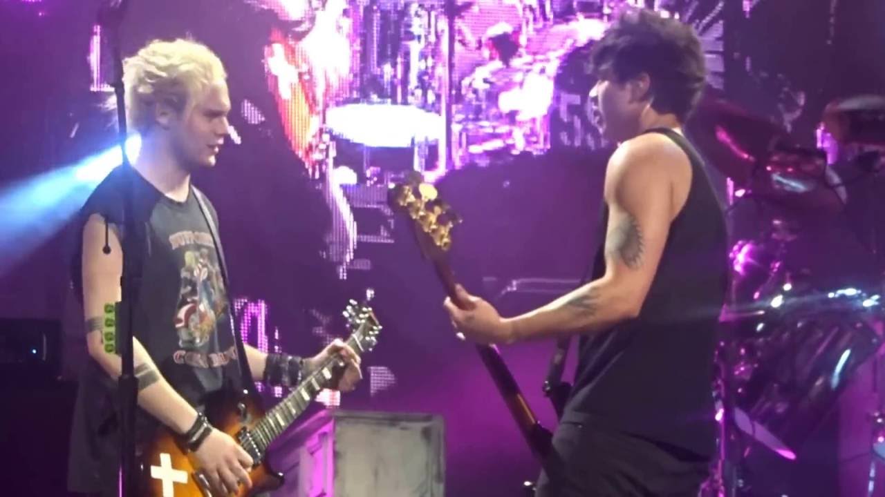She's Kinda Hot + Ashton on a Scooter - 5 Seconds of Summer - Nashville TN - 7/23/16