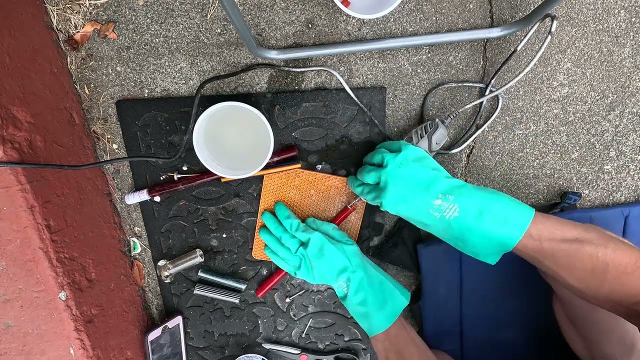 Cutting glass tubes into beads (the hard way, a timelapse)
