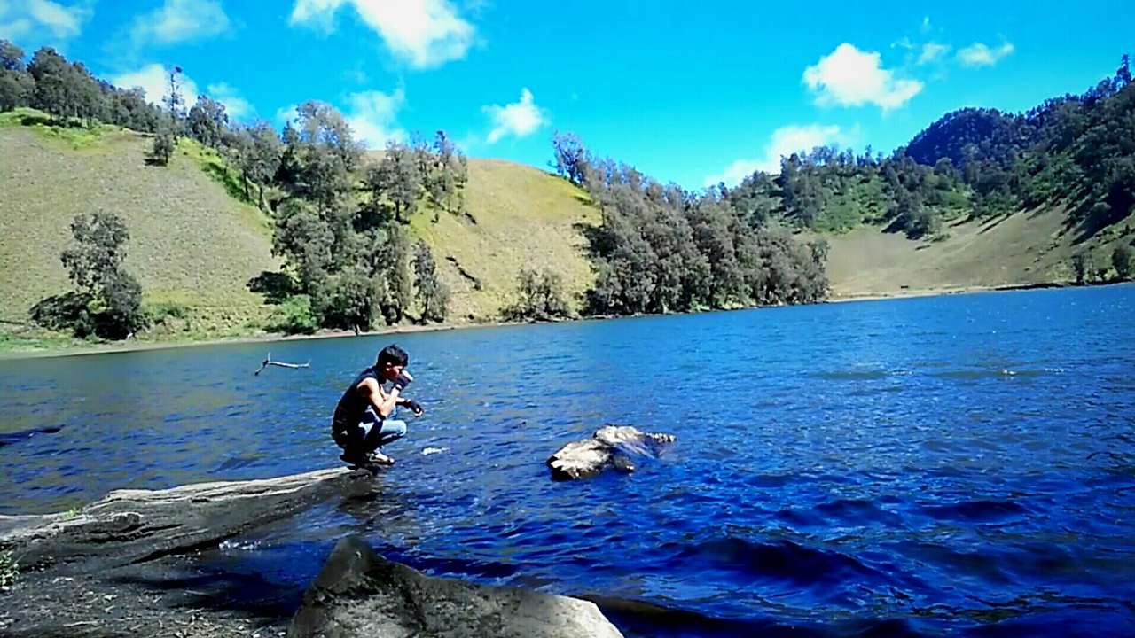 Keindahan dan kenikmatan air Ranu Kumbolo || gunung Semeru