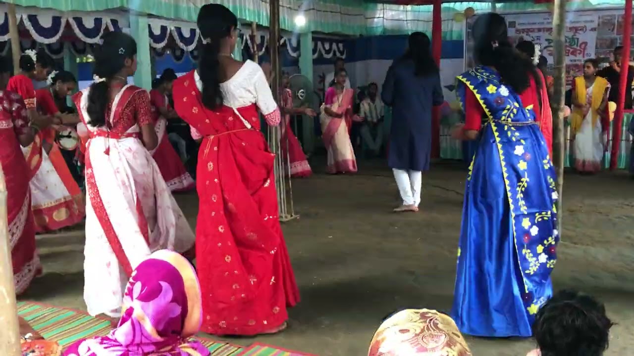 চলো সখি | বাউলাতপু ধামাইল সংঘ | স্কুলের ছাএীদের নিয়ে খুব সুন্দর একটা ধামাইল গান গেয়েছেন 