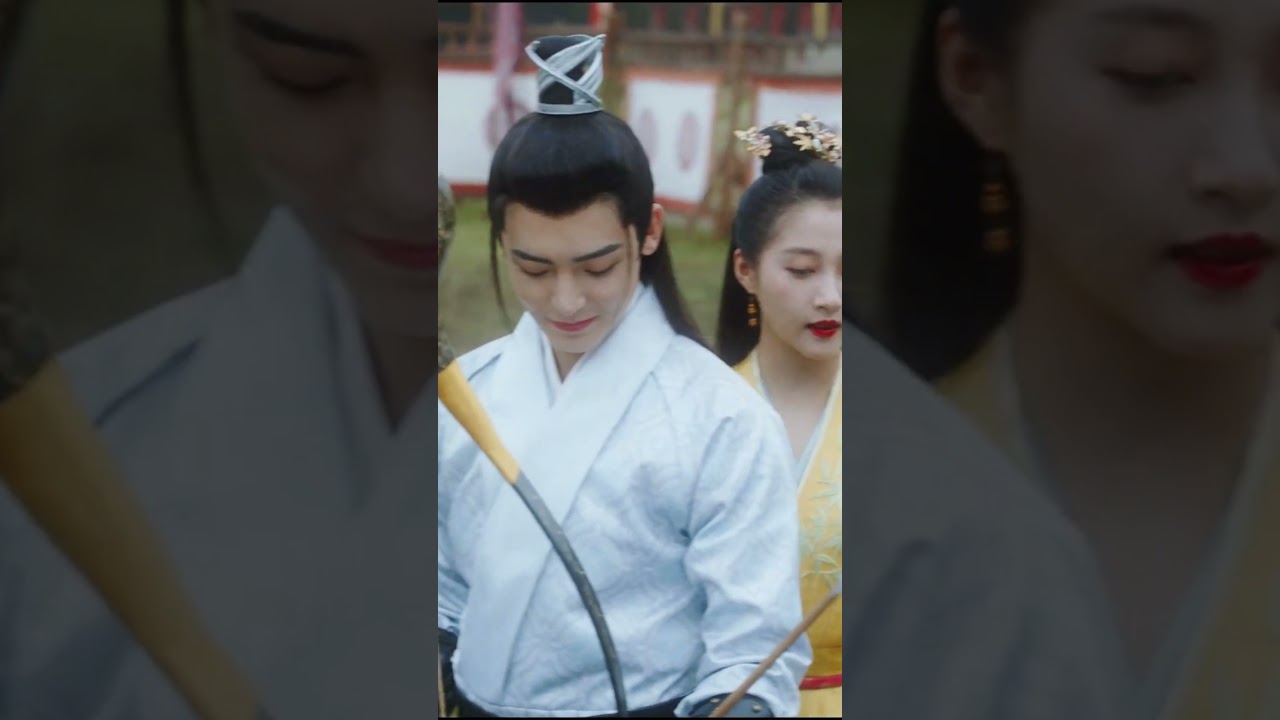 It turned out to be girls teaching boys archery#shorts #agirllikeme #houminghao  #guanxiaotong#关晓彤