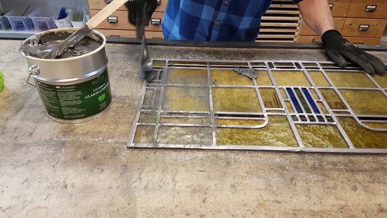 Universal-Spachtelmasse für Buntglas (Deutsch)