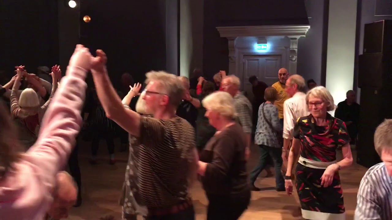 Blowzabella - Lord Frog and Kendal Ghyll (trad)