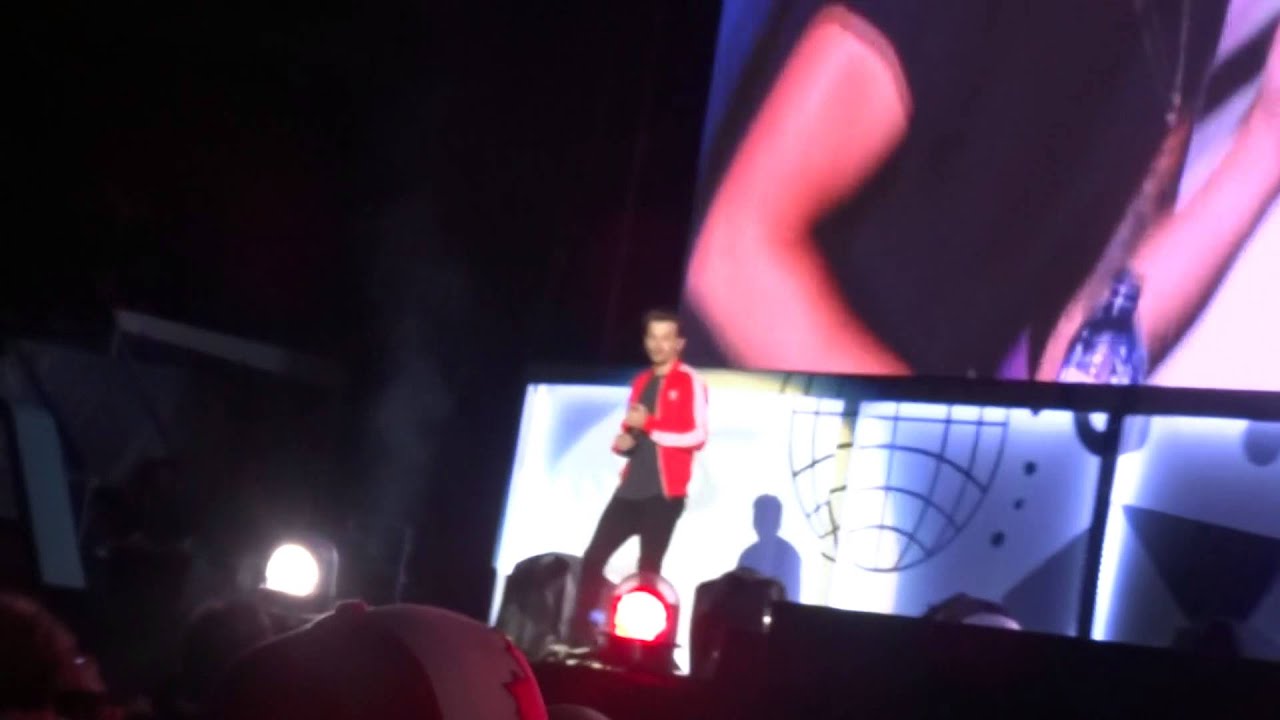 One Direction - Best Song Ever live in Edmonton