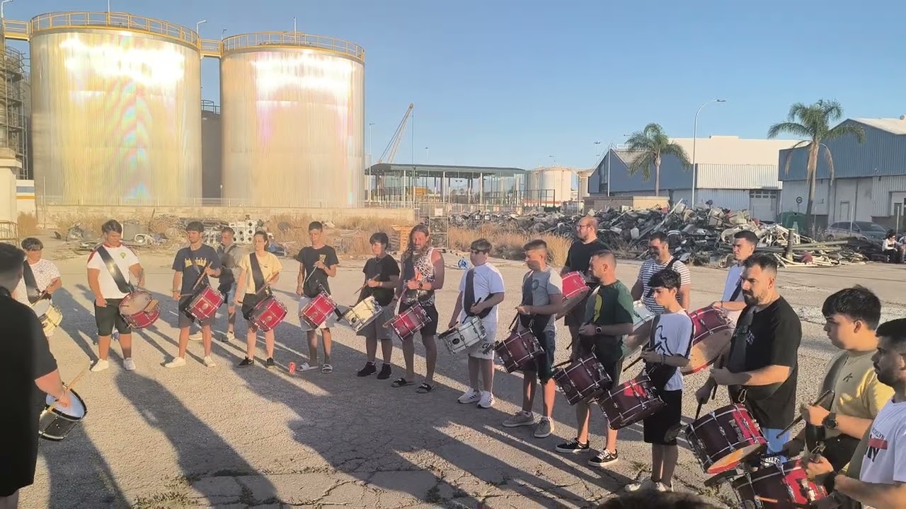 Oración desde la batería de la agrupación musical Polillas Cádiz 2025
