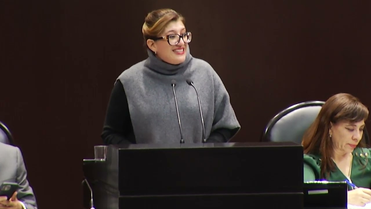 En tribuna para hablar a favor de reforma a los art 4 y 27 constitucionales en materia de bienestar