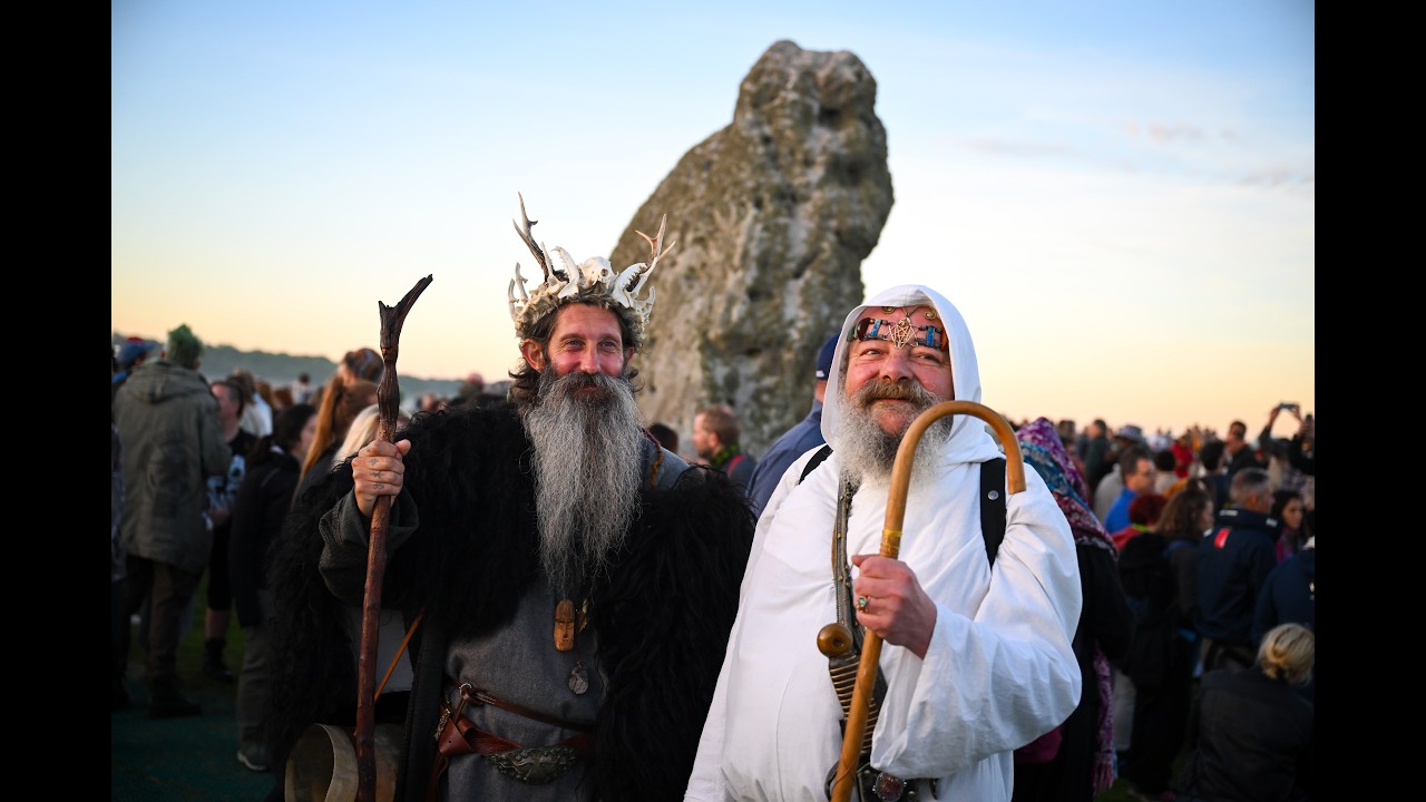 Thousands Gather for Summer Solstice at Stonehenge