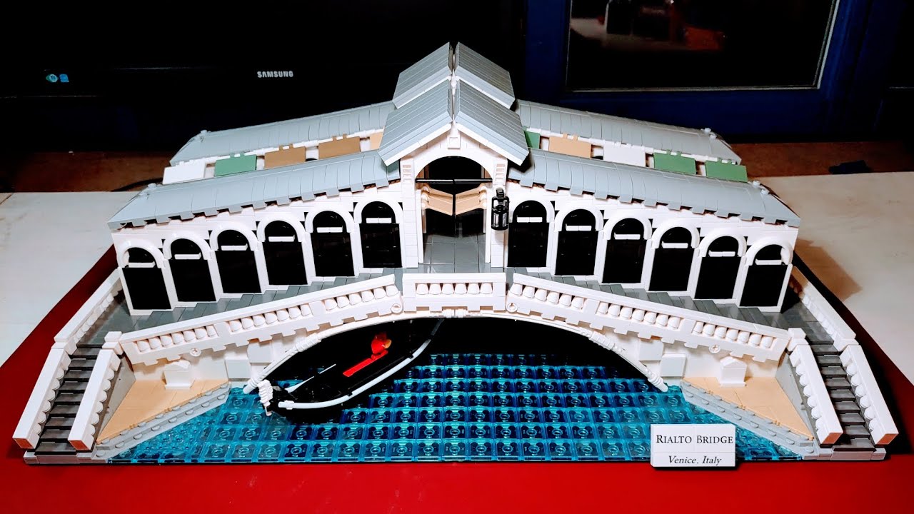 I built BlueBrixx set 104863: Rialto Bridge, Venice