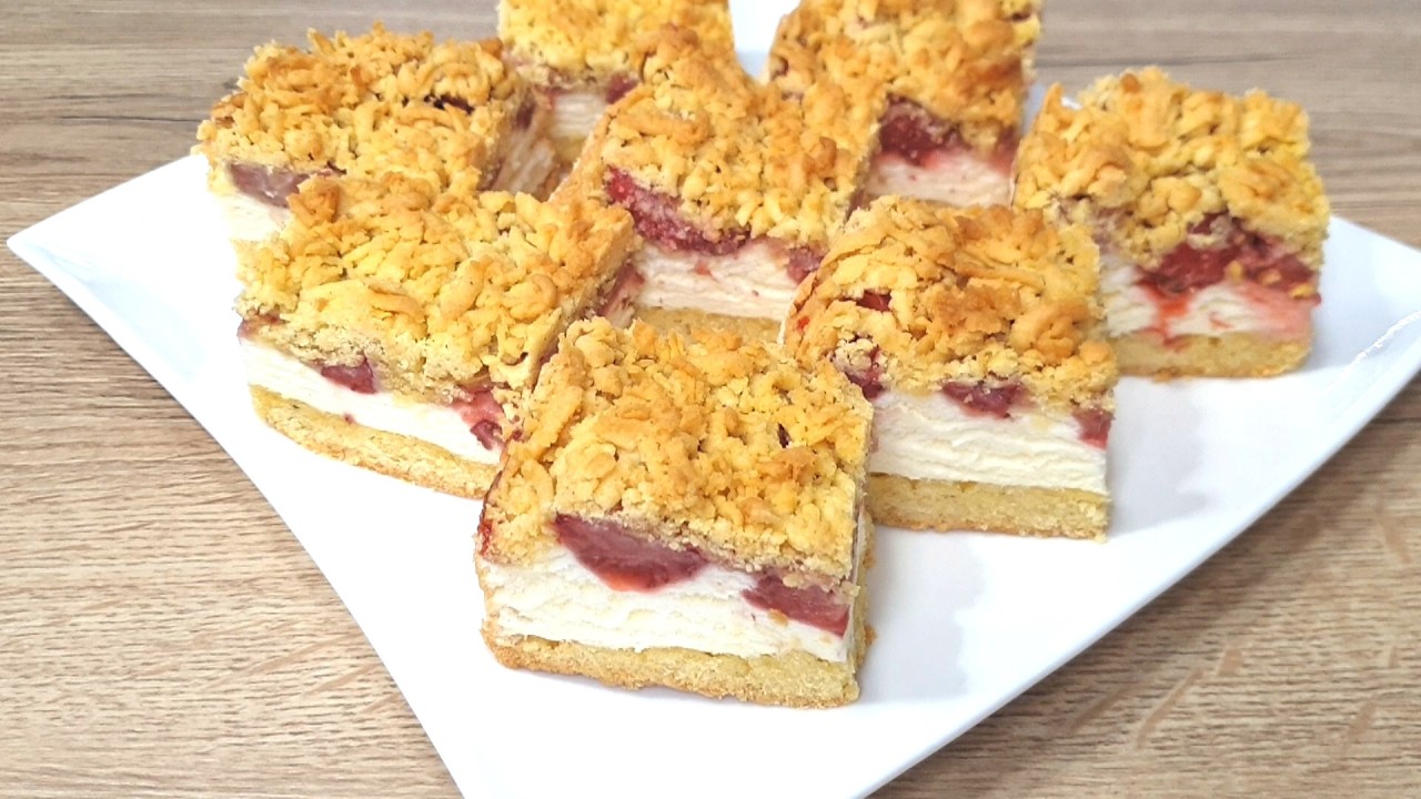 Быстрый песочный пирог с клубникой и нежной, легкой пудинговой пеной 🍓 все были в восторге 👍