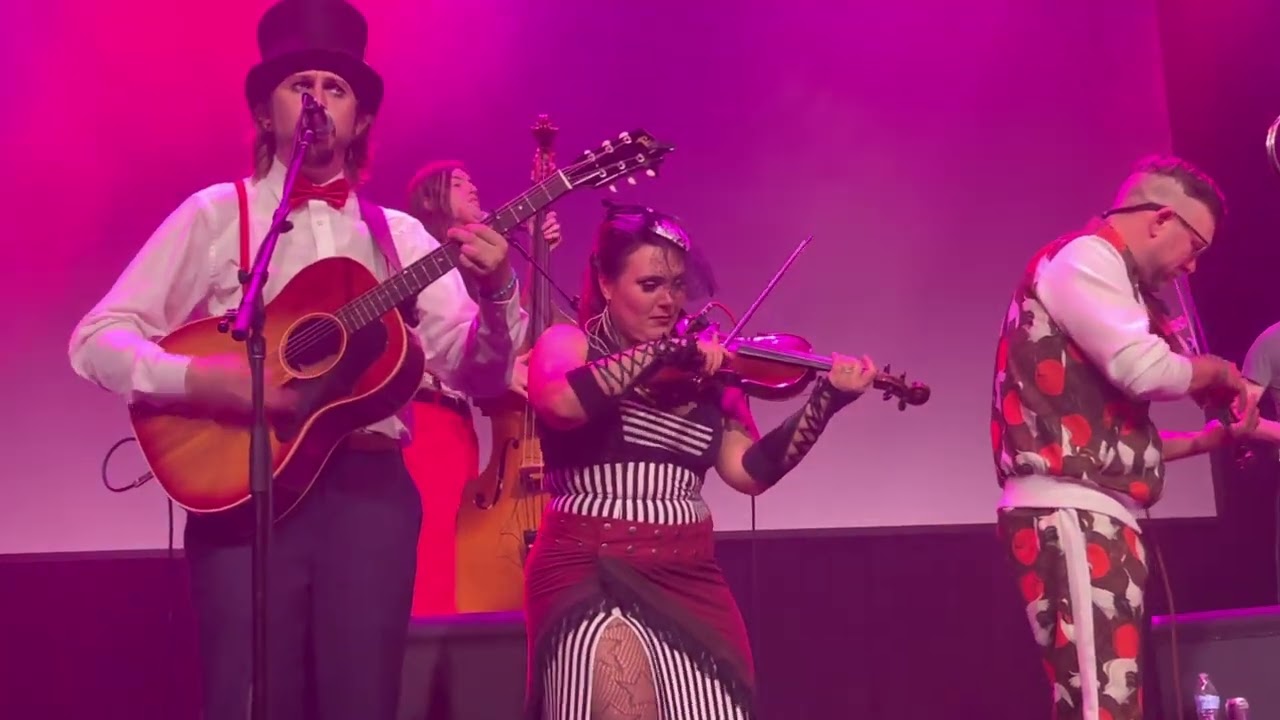 Debutants ‘’Red Daisy’’ (Billy Strings cover) The Clyde Theatre - Fort Wayne, IN