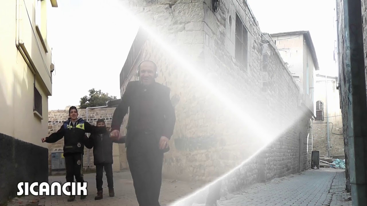 Gevrek Kilis için Söylüyor