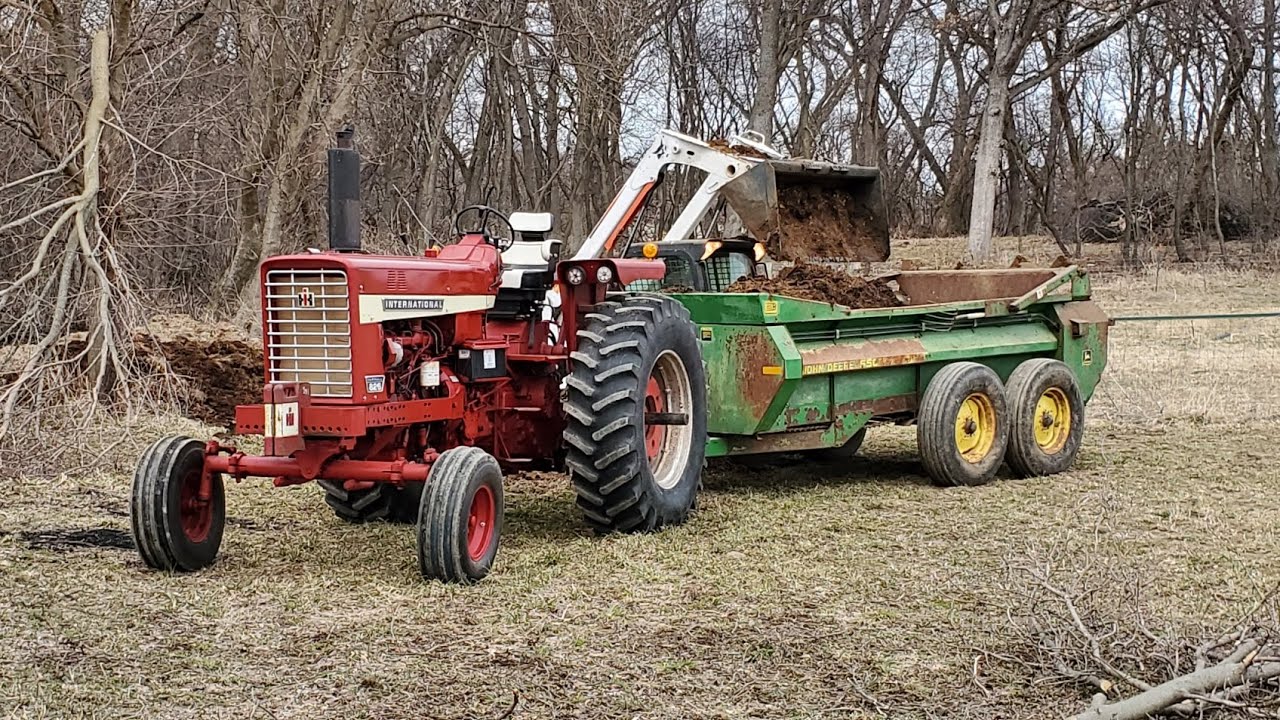 Spreading Compost with IH German Diesel Power