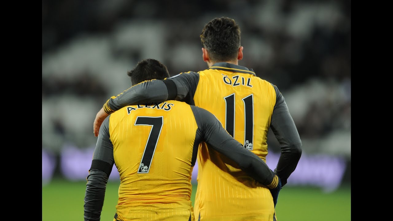 INCREDIBLE tricks, flicks and skills | Arsenal's best of 2016/17