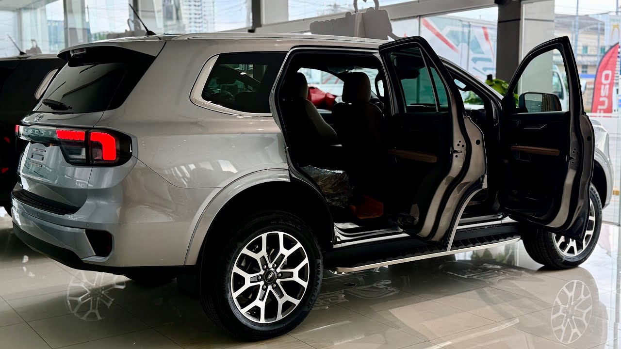 2025 Ford Everest Titanium - 7Seaters Super Premium Comfort SUV | Silver Color 