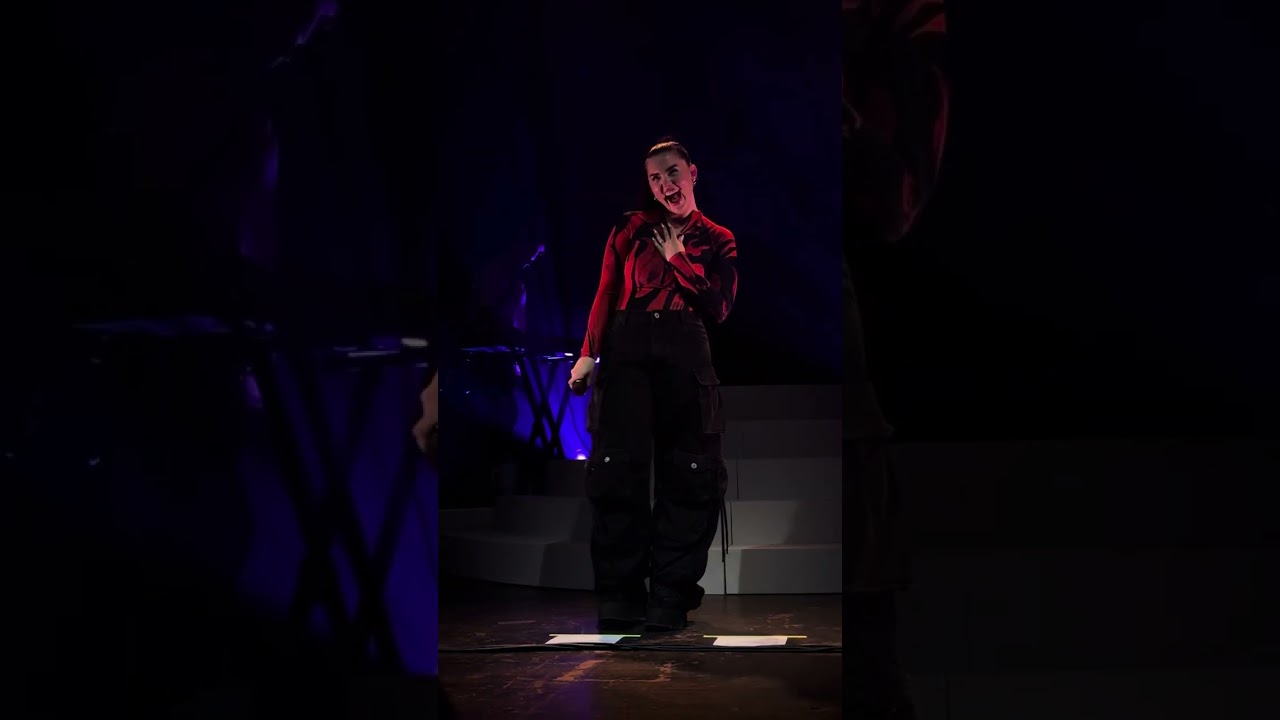 Lauren Spencer Smith - Flowers live