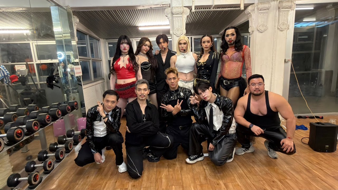 Solo Show Time by Silom Station Dance @ Silom Soi 2