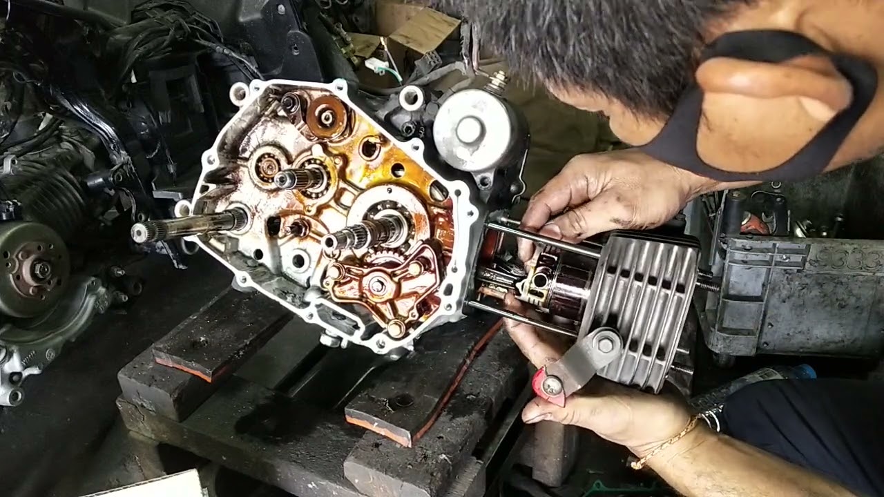 ผ่าเครื่อง Honda Wave 125s เก่าเปลี่ยนก้านสูบครับ👨‍🔧✌🙏