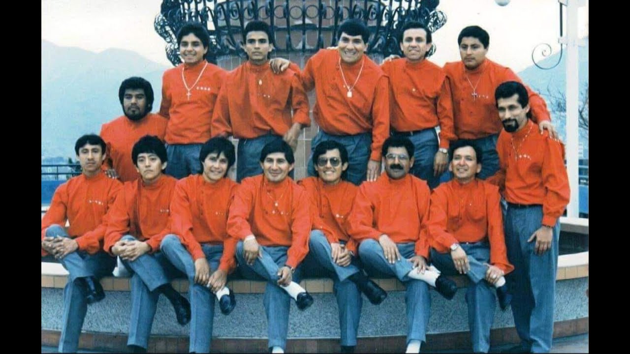 ORQUESTA TEMPESTAD BANDA SHOW - LOCOS DE AMOR