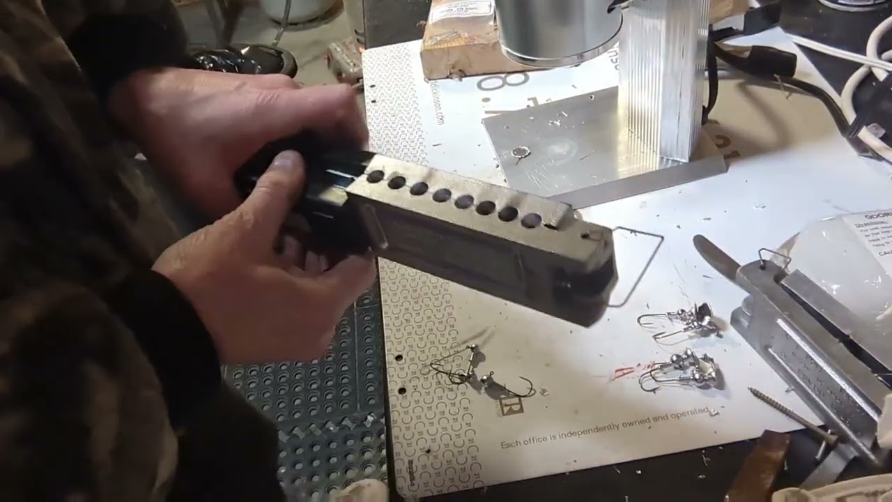 lead pour walleye jigs