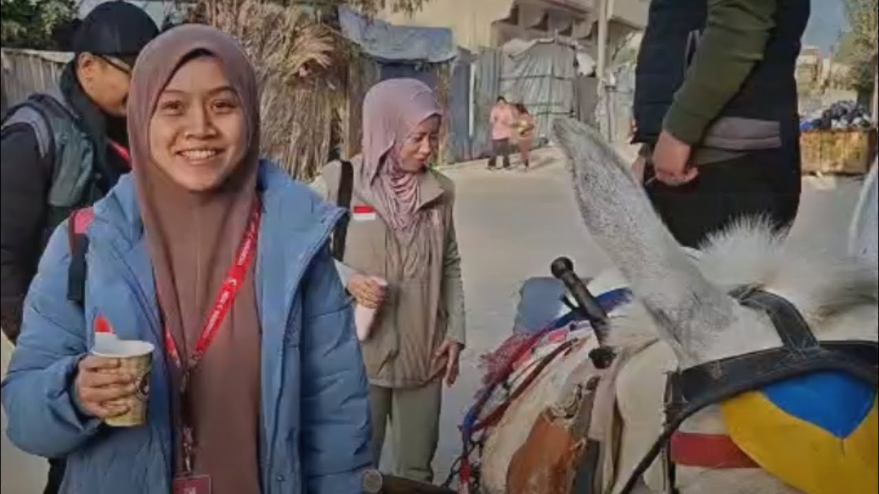 Mengikuti Perjalanan EMT MER-C Naik Keledai ke RS Syuhada Al-Aqsa di Deir Balah