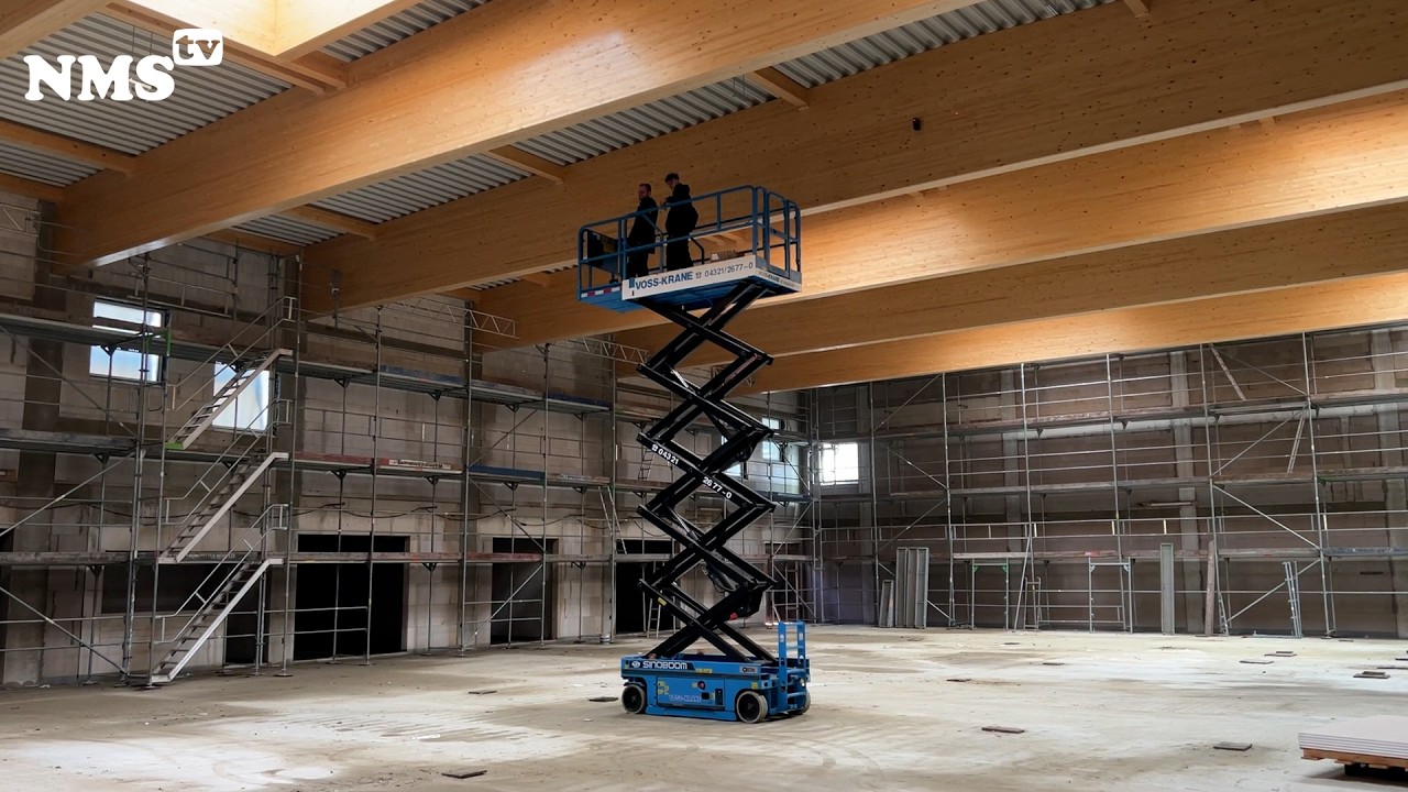 Das Dach der neuen Dreifeldsporthalle ist dicht!