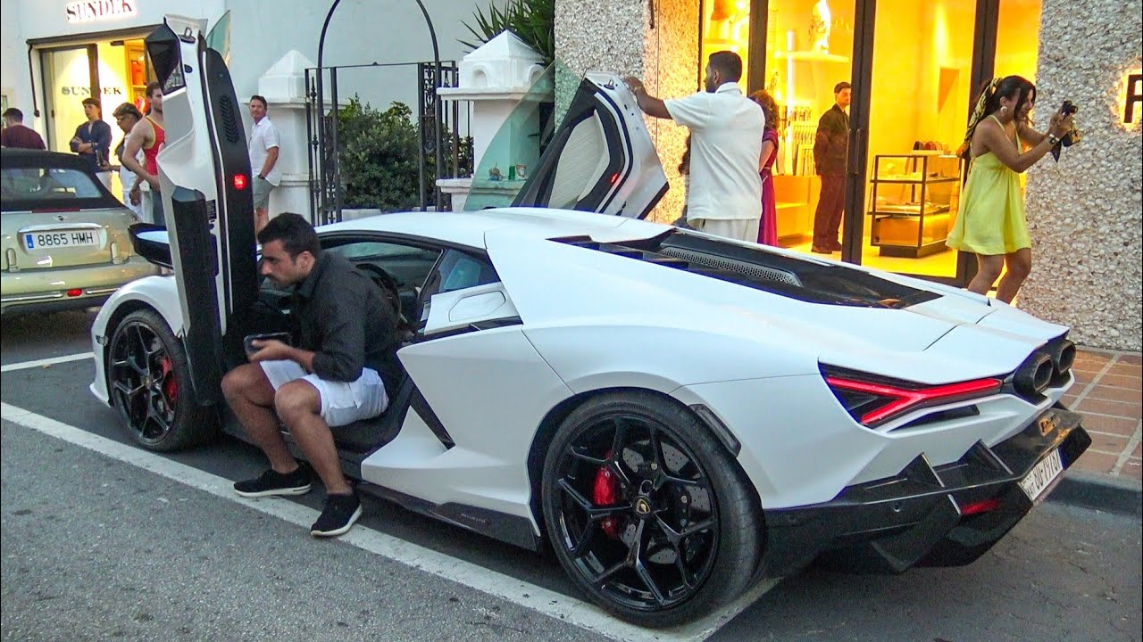 Arab Billionaire Family arriving with Convoy of 3 LAMBORGHINI at Puerto Banus Marbella!!