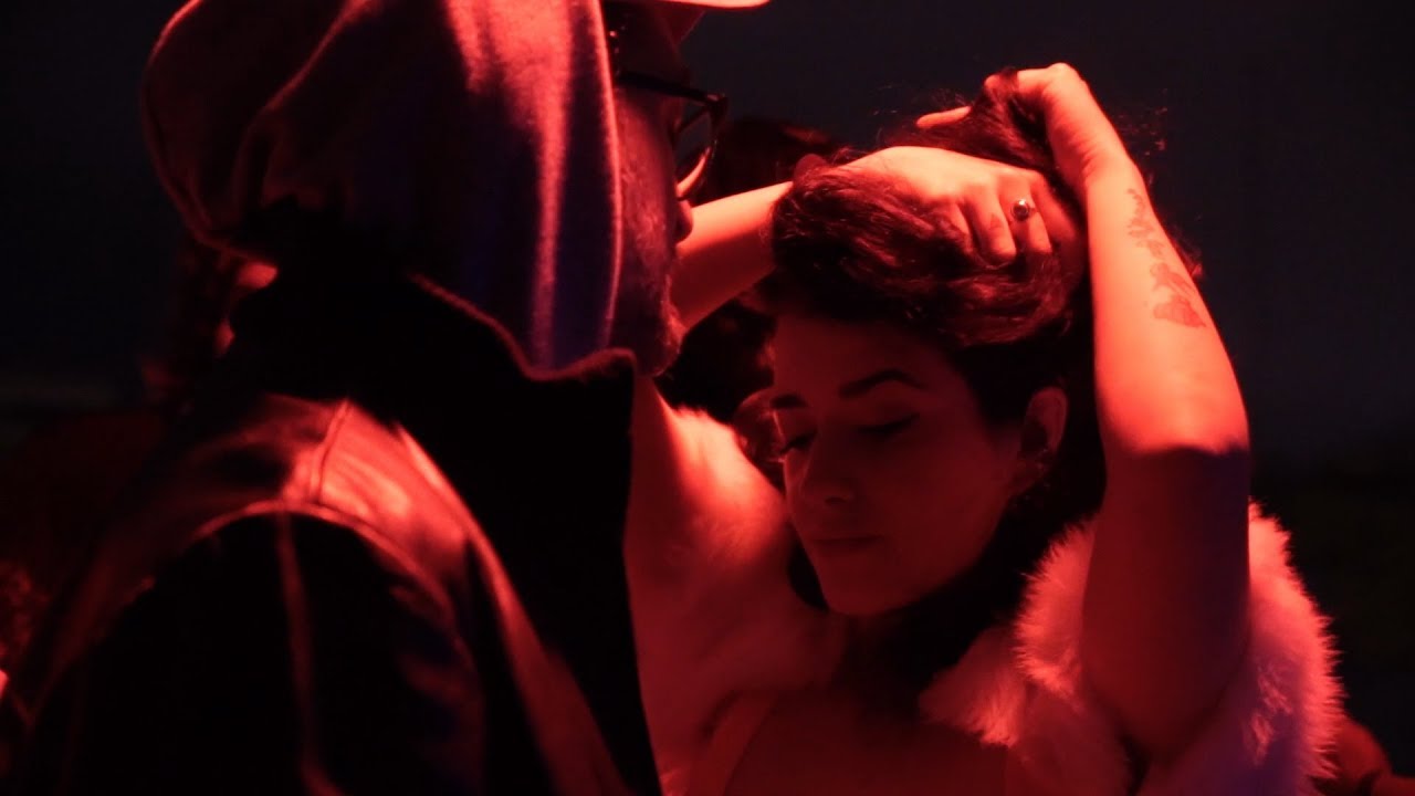Julia Martín - Ya te veo venir feat Elphomega (Video Oficial)