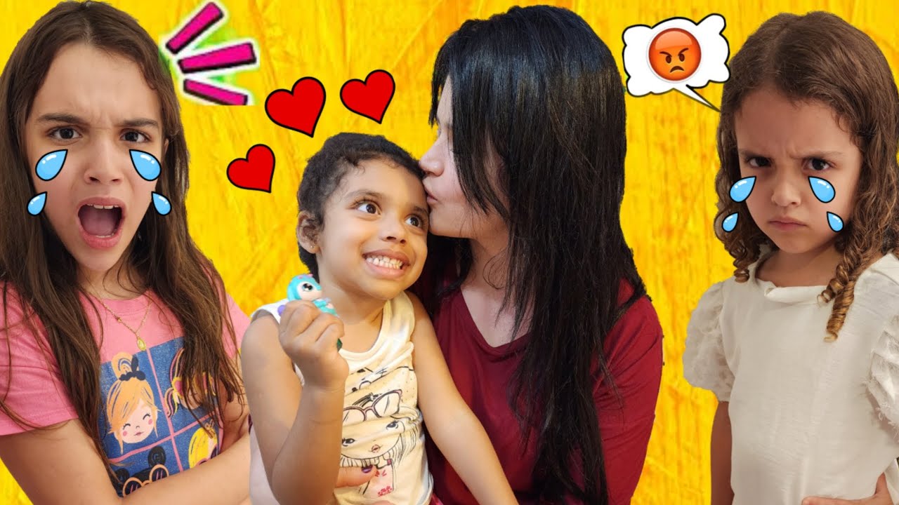 Marina e Elisa em uma História Engraçada de uma Nova Irmã - Clubinho da Marina e Elisa