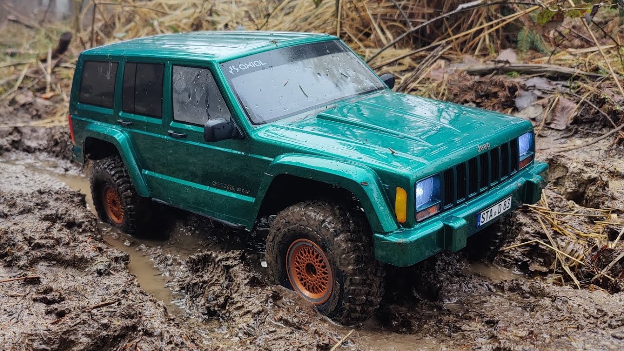 Jeep Cherokee XJ river wading - a short RC Crawler Experience!