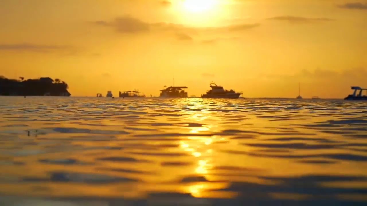 ⛵️ 🌅  INSIDE A BOAT atmosphere - Relaxing waves on the hull , creaking noise - Catamaran ocean sea