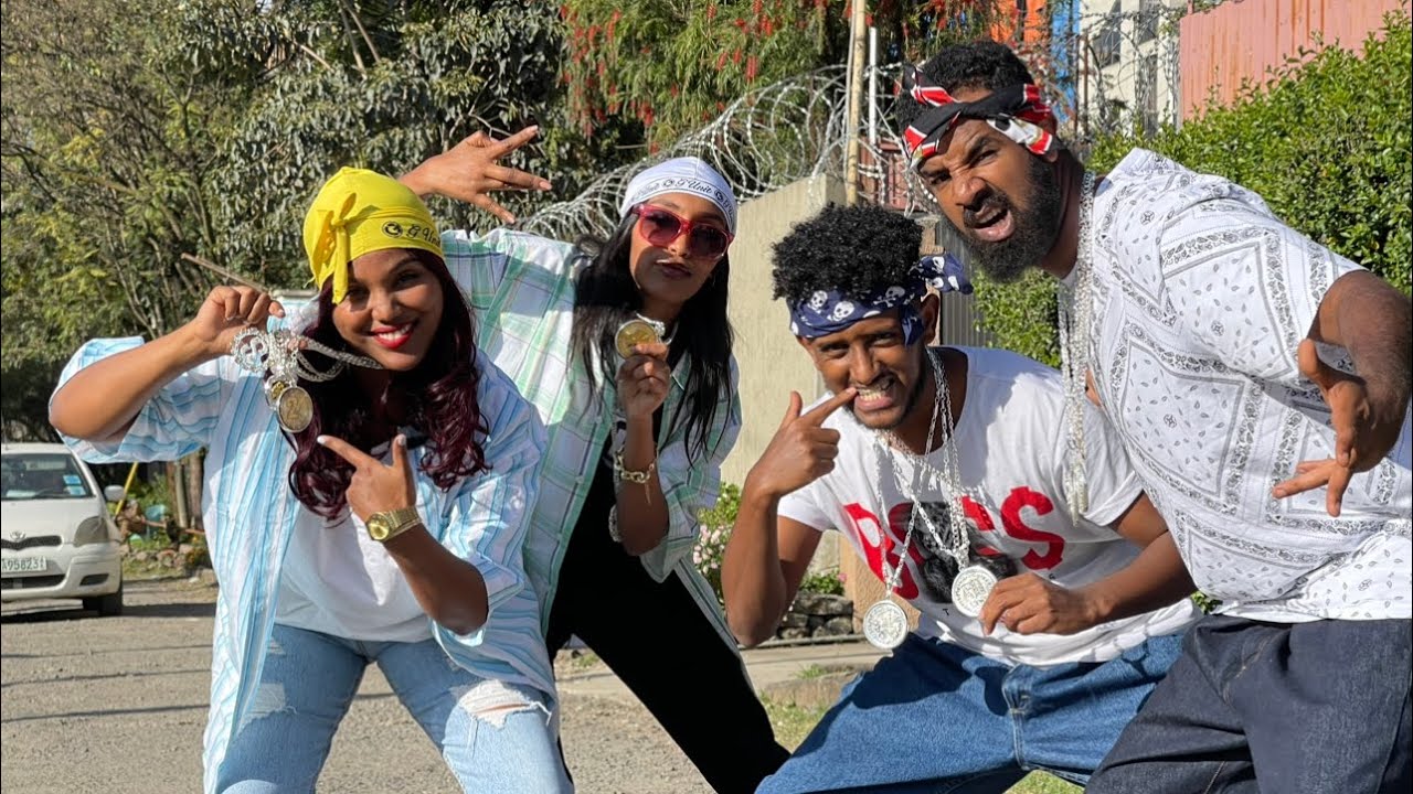 ህዝቡን በ እንግሊዘኛ ዘረርነው😂😂😂 (pranking the ppl on the streets with our amazing English)😂😂😂#ethiopia