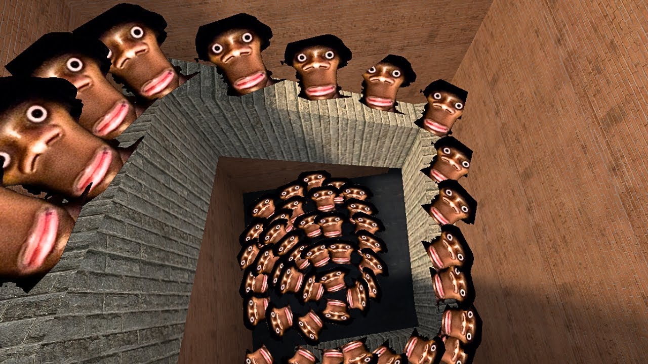 Aughh ! Chasing in the Big Maze ( Garry's Mod )