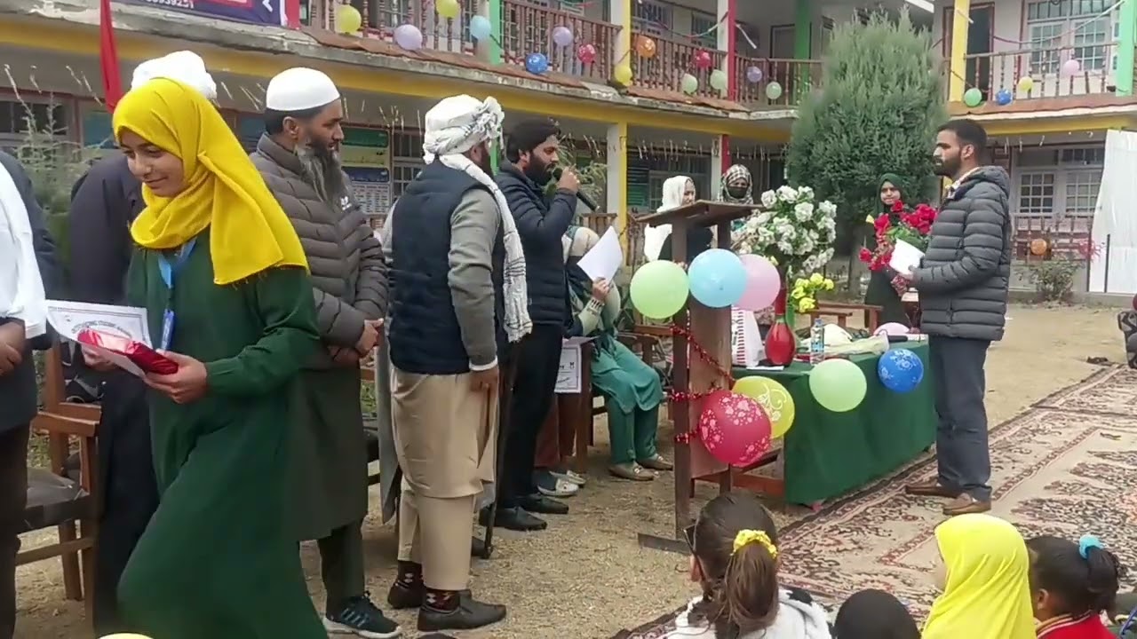 ایم وائی اسکول 🏫 قاضی گنڈ میں 12 بچوں نے پارہ عم حفظ مہمان خصوصی حافظ ریاض الاسلام فیضی کھڑی بانہالی