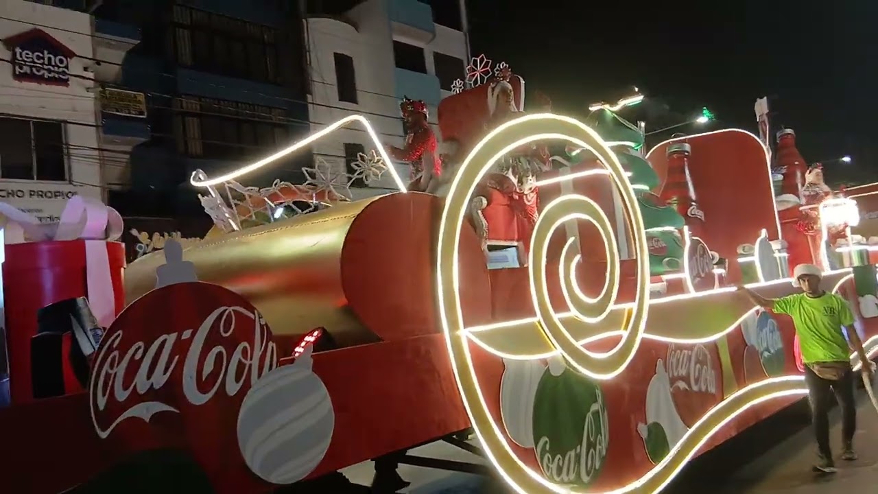 Es tiempo de vivir en modo Navidad . La caravana de Coca-Cola llegó a Piura. Dic. 2025 