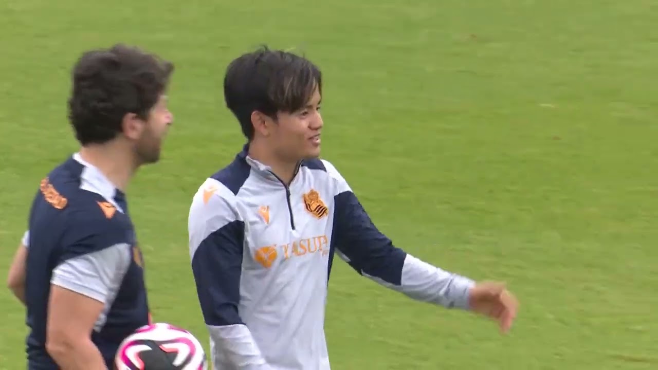 Real Sociedad open their training session to their fans ahead of friendly against Tokyo Verdy
