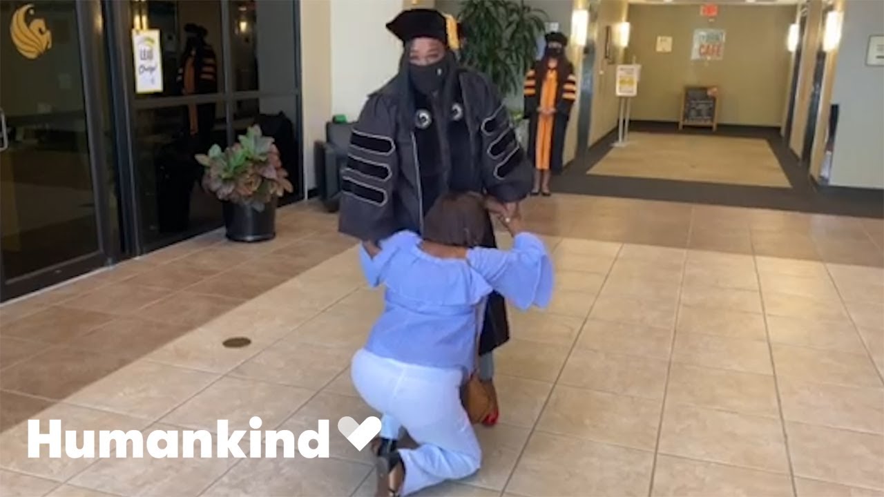 Daughter earns secret doctorate for hardworking mom | Humankind