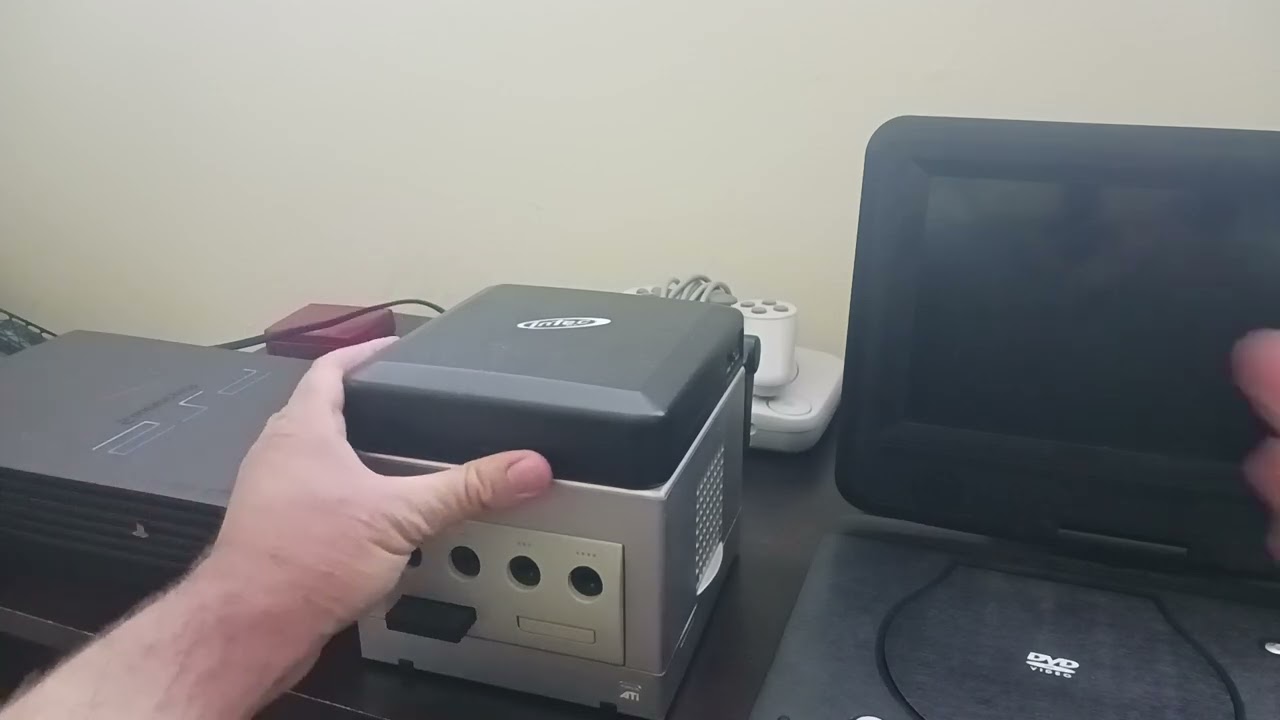 How to hook up consoles to a portable dvd player