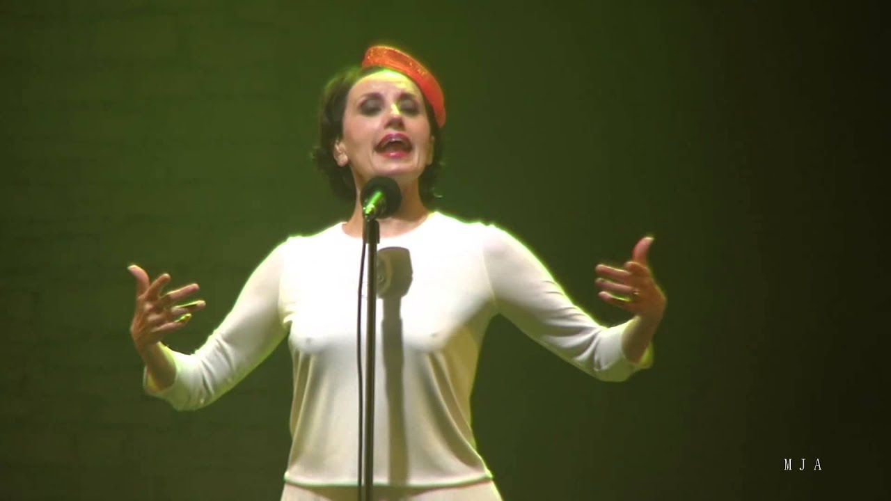 LUZ CASAL (Live) No me importa Nada  Patrimonio 2013