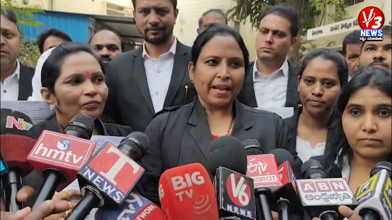 పోలీసుల నిర్లక్ష్యం కారణంగానే న్యాయవాది స్వప్న హత్య