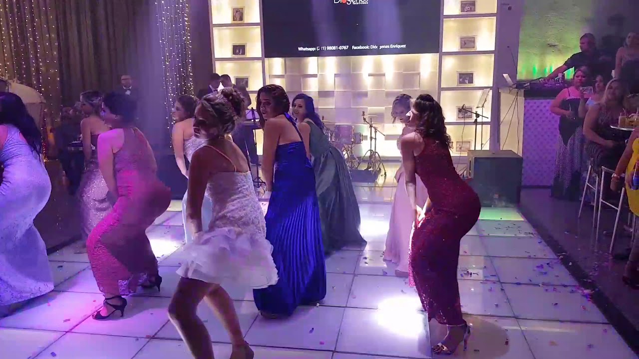 Dança da noiva e madrinhas