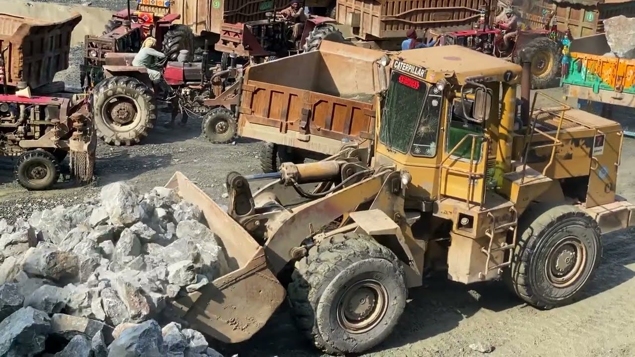 Gaint Rock Loading With Heavy Catterpillar Machine : Amazing  loading process heavy Equpment Machine