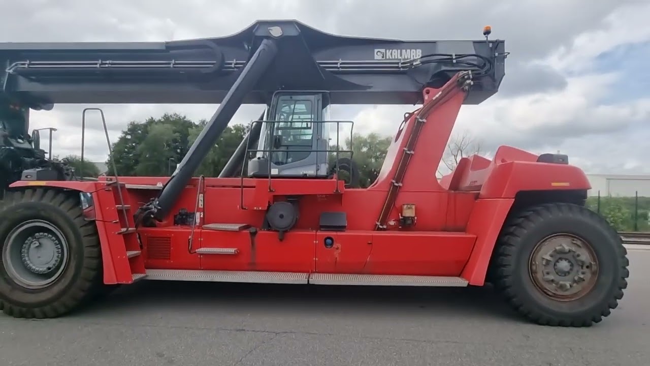 DK214 Kalmar DRG450 75S5XS Reachstacker from 2015