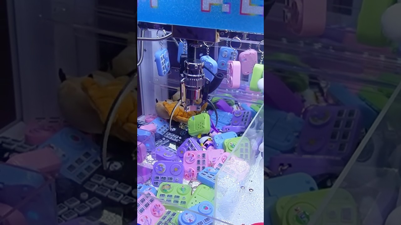 &iquest;Hab&iacute;as visto algo as&iacute;? 😱 #clawmachine #maquinadegarra #mu&ntilde;elocos