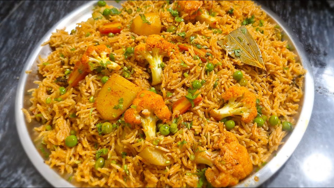 वेज बिरयानी एक बार मेरे तरीके से बना कर देखिए उंगली के साथ-साथ प्लेट भी चाट–चाट कर खाओगे|Veg Biryani
